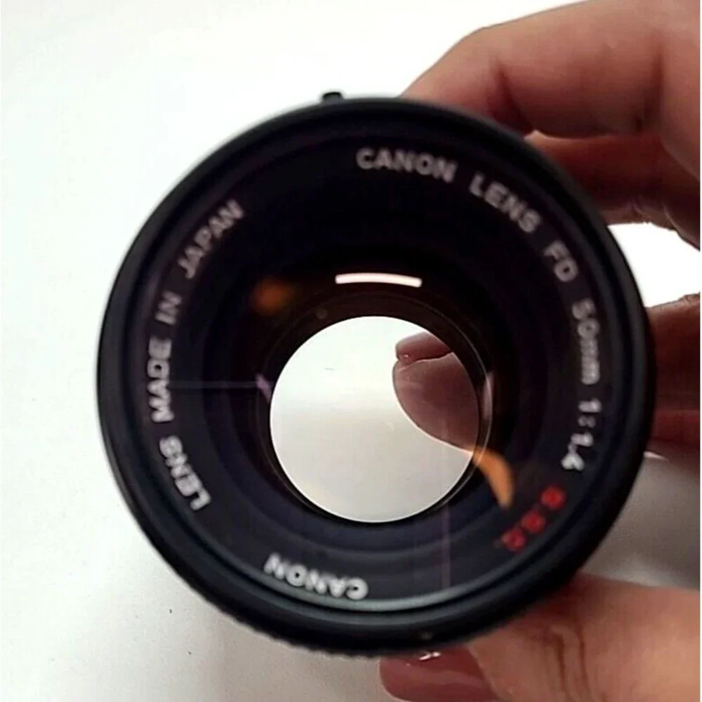 CANON AT-1 SLR‎ 35mm Film Camera with Zoom Lens. Vintage